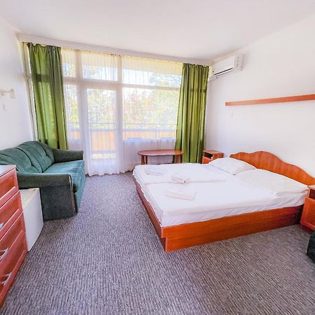 Ce Napfeny Hotel Siofok Ngoại thất bức ảnh