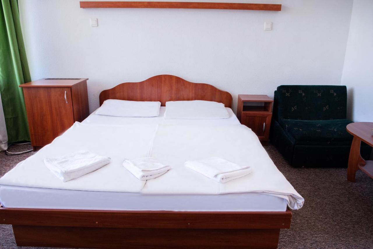 Ce Napfeny Hotel Siofok Ngoại thất bức ảnh