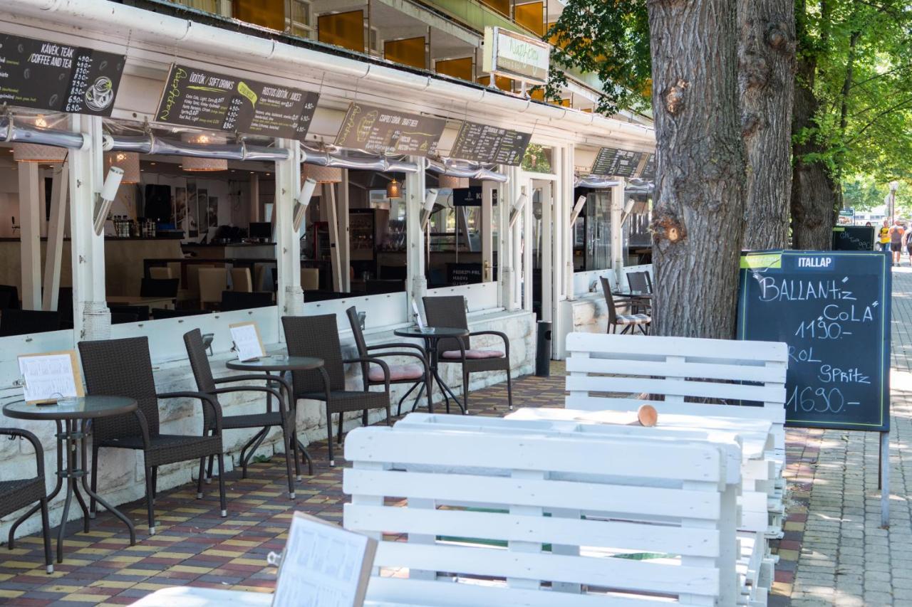 Ce Napfeny Hotel Siofok Ngoại thất bức ảnh