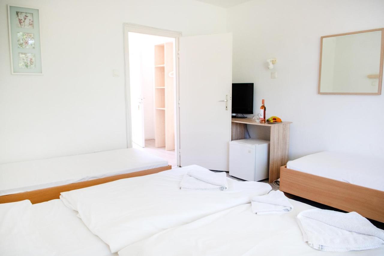 Ce Napfeny Hotel Siofok Ngoại thất bức ảnh