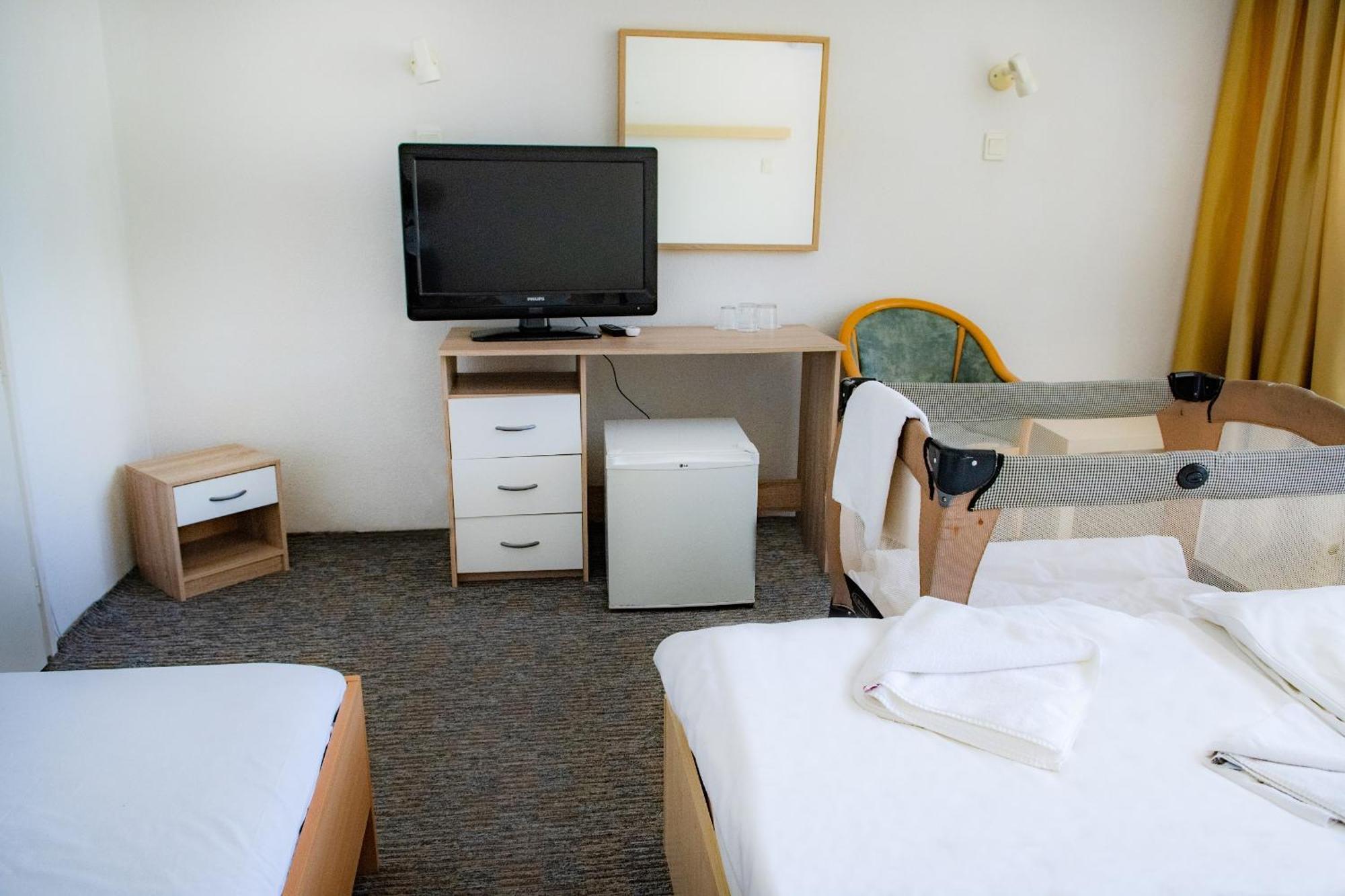 Ce Napfeny Hotel Siofok Ngoại thất bức ảnh