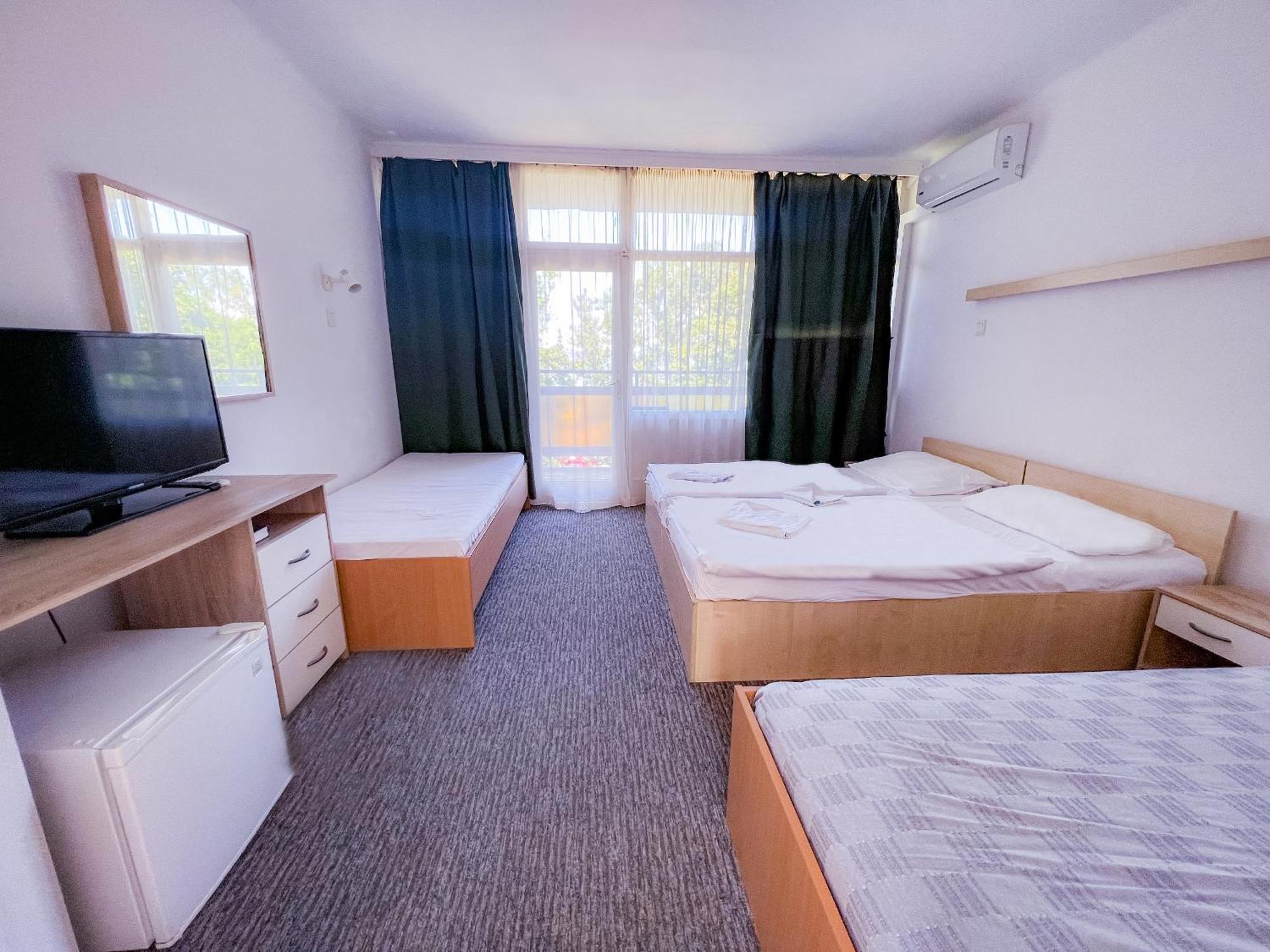 Ce Napfeny Hotel Siofok Ngoại thất bức ảnh