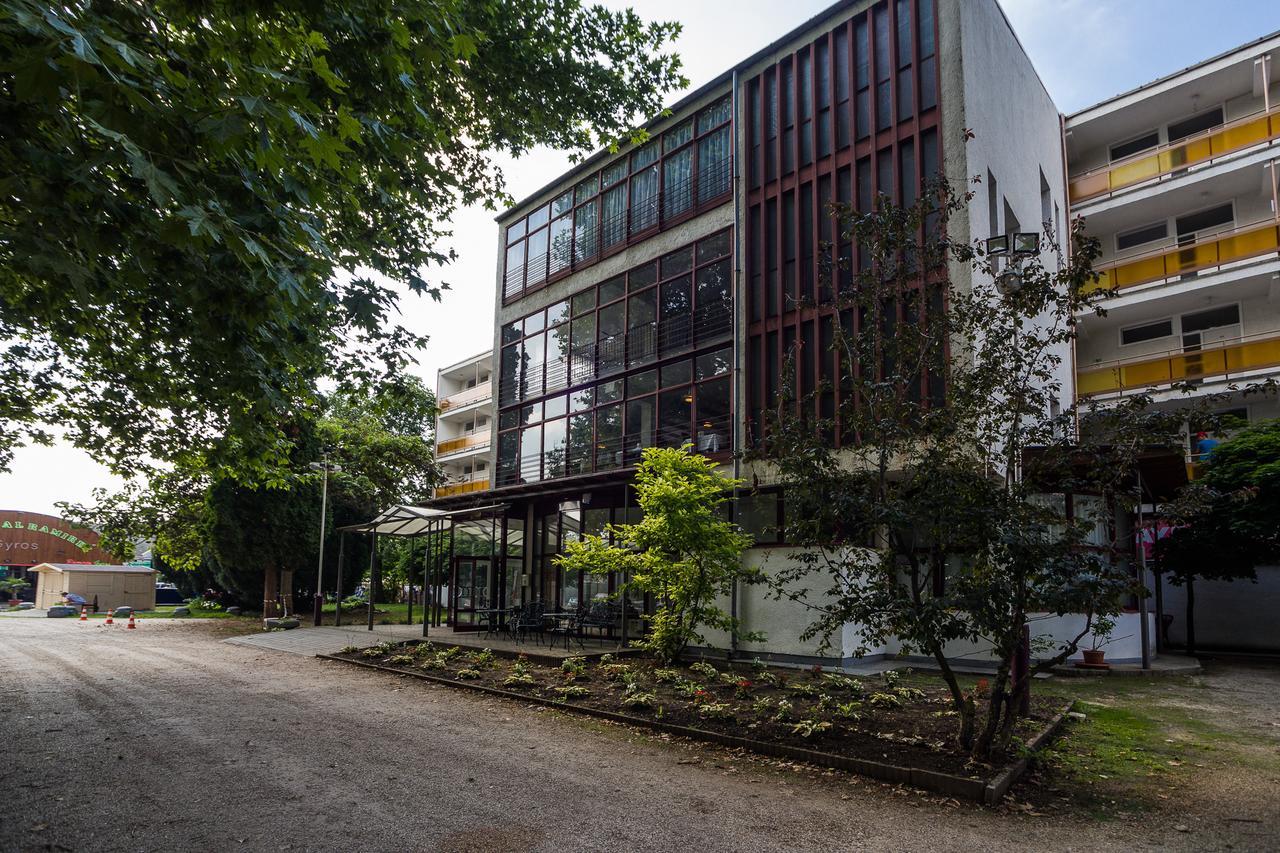 Ce Napfeny Hotel Siofok Ngoại thất bức ảnh