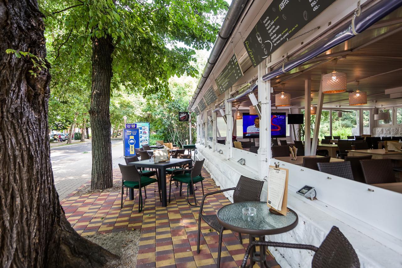 Ce Napfeny Hotel Siofok Ngoại thất bức ảnh